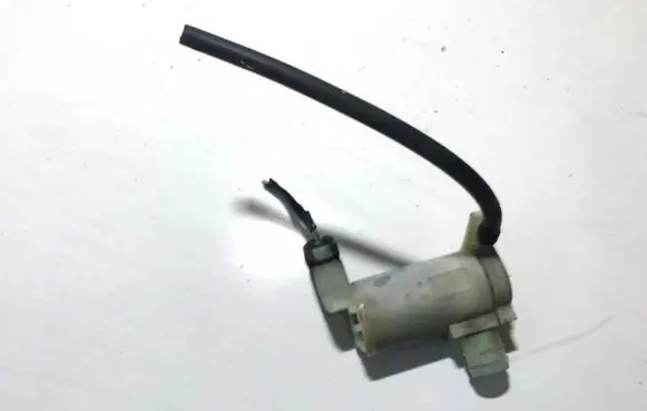 Nissan Micra Windscreen/windshield washer pump 2224500a 2224500-a