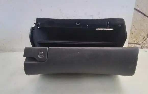 Mercedes-Benz C W203 Glove box 2036802691