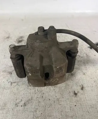Toyota Prius (XW20) Front brake caliper