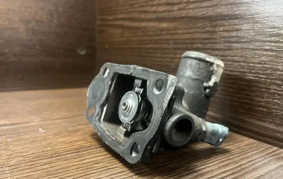 Citroen Jumper Thermostat housing 504048082