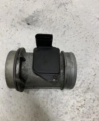 Audi A6 S6 C5 4B Mass air flow meter 059906461D AFH7025C