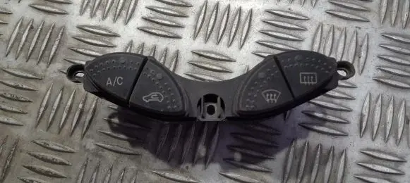 Ford Focus Windscreen/window heater switch 98ag19a945ch D3L0A