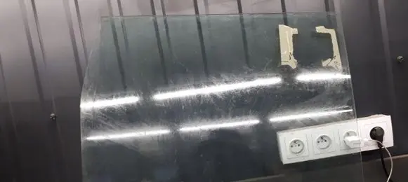 Nissan X-Trail T30 Rear door window glass