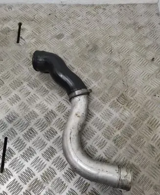 BMW 5 E39 Intercooler hose/pipe 2249669