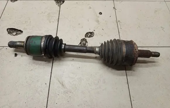 Mitsubishi Pajero Front driveshaft