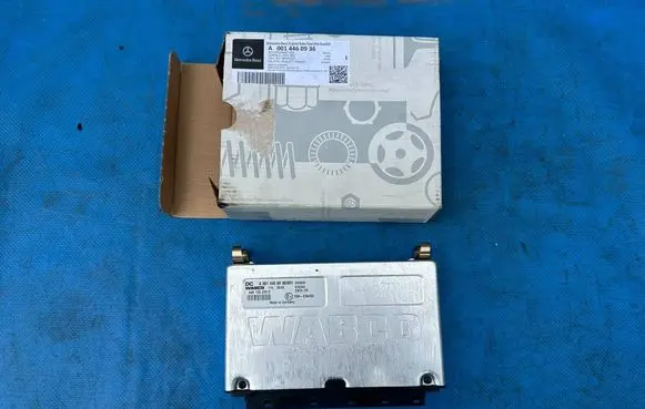 Mercedes-Benz Sprinter W907 W910 Engine control unit/module ECU A0014460936