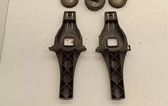 Audi Q3 8U Radiator mount bracket 8K0805201A