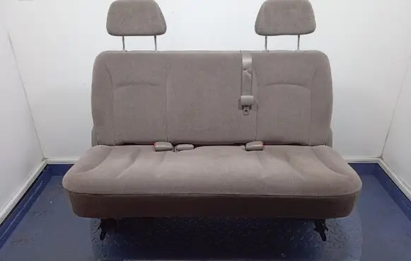 Chevrolet Caravan Second row seats 
