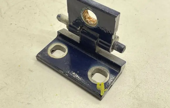 Volvo V70 Front door lower hinge 