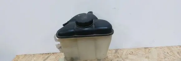 Mercedes-Benz SLK R171 Coolant expansion tank/reservoir A1715000049 A0005840807