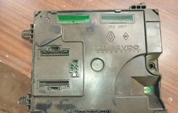 Renault Laguna III Comfort/convenience module 284B10046R 3500166681170185 A2C53186521