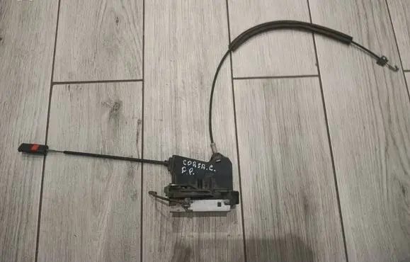 Opel Corsa C Front door lock 24434883