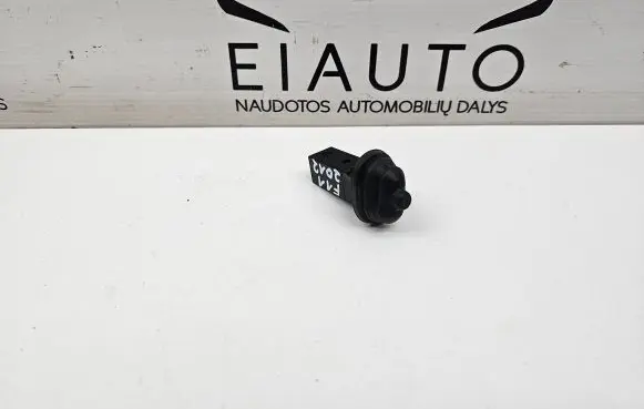 BMW 5 F10 F11 Fuel tank opening switch 8228939