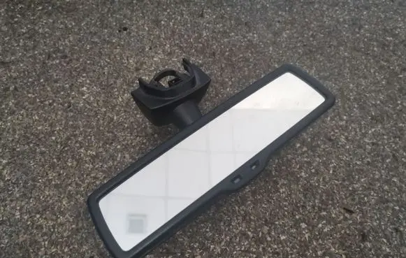 Volkswagen Golf V Rear view mirror (interior) 5M0857511