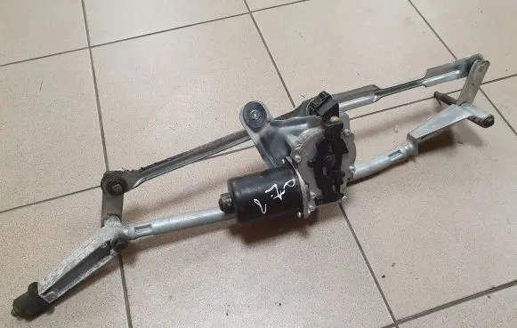 Volvo V70 Front wiper linkage and motor 8648343 30753089