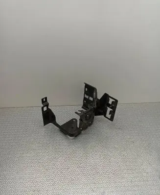 Peugeot 308 Front bumper mounting bracket 03D8