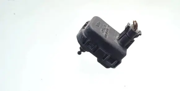 Opel Zafira A Headlight level adjustment motor 
