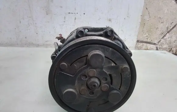 Volkswagen Golf IV Air conditioning (A/C) compressor (pump) 1J0820803F