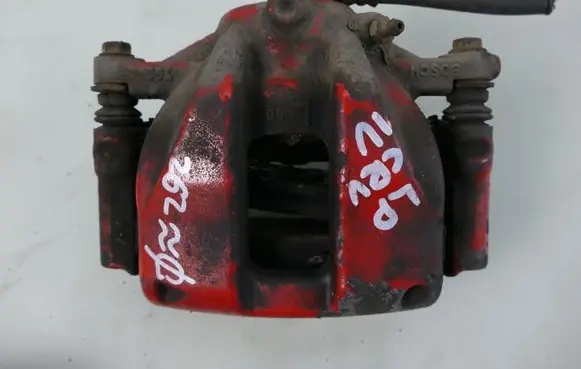 Honda CR-V Front brake caliper