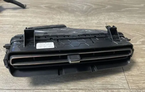 Opel Mokka B Dashboard air vent grill cover trim 98362777ZD