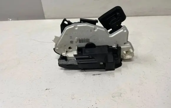 Skoda Octavia Mk3 (5E) Front door lock 5E1837015A