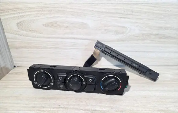 BMW 1 E81 E87 Climate control unit 9236778 110066036B