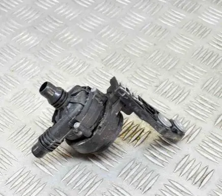 BMW 5 G30 G31 Electric auxiliary coolant/water pump 8474820 8474821