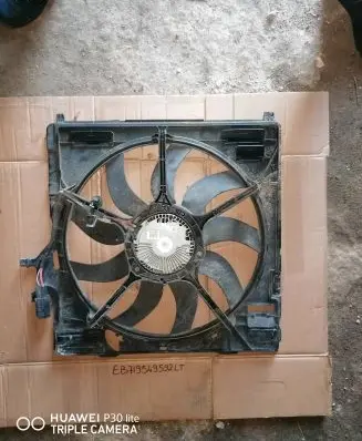 BMW X6 E71 Radiator cooling fan shroud 2326003401 A12351112 A10916111