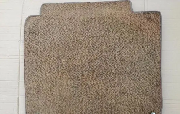Mercedes-Benz COMPAKT W115 Rear floor mat 1146800966