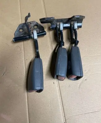 Volvo S40, V40 Rear seatbelt buckle 
