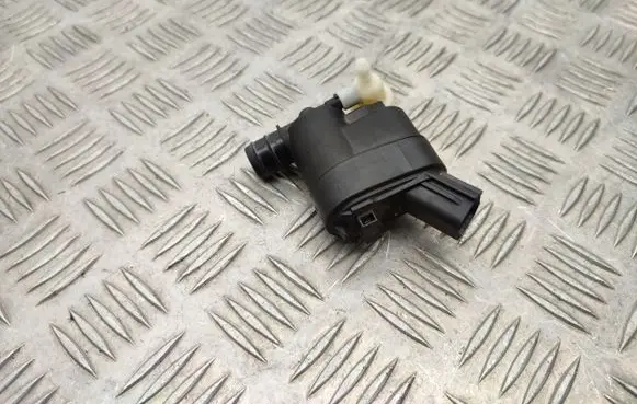 Hyundai i20 (BC3 BI3) Windscreen/windshield washer pump 98510M4000