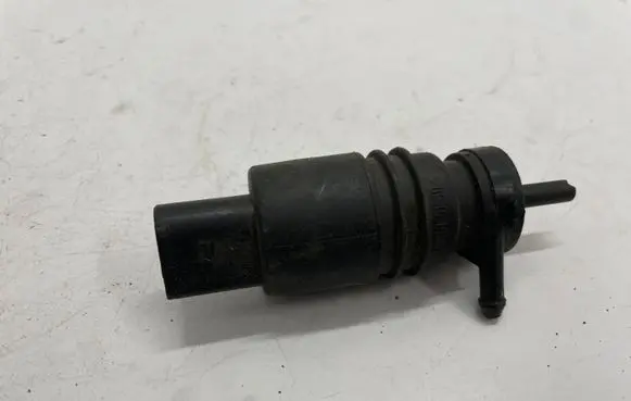Mercedes-Benz E W211 Windscreen/windshield washer pump