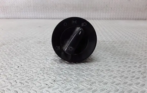 Volkswagen Golf IV Light switch