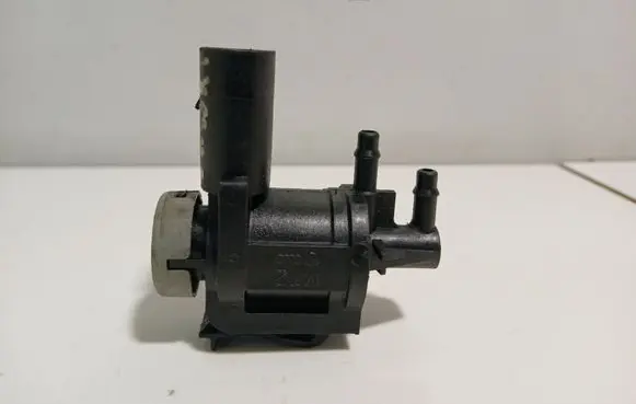 Volkswagen PASSAT B7 Turbo solenoid valve 1K0906283A