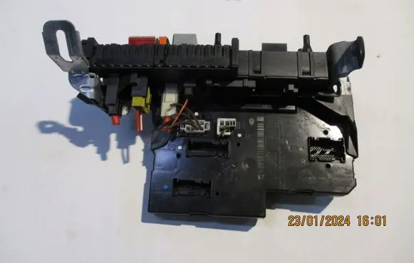 Mercedes-Benz E W212 SAM control unit 2129004901