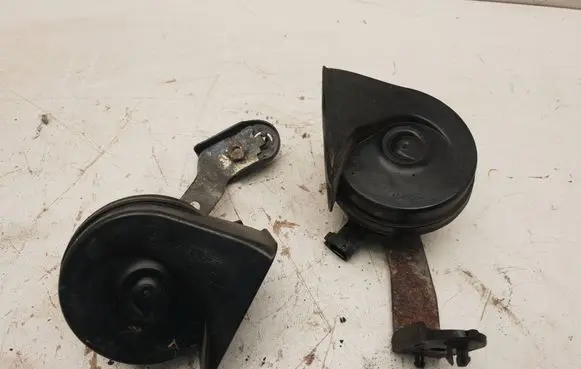 Volvo V60 Horn signal A046522