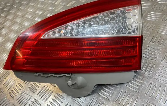 Ford Mondeo MK IV Tailgate rear/tail lights 7S7113A602B