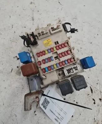 Nissan Primera Fuse box set 24350AV700