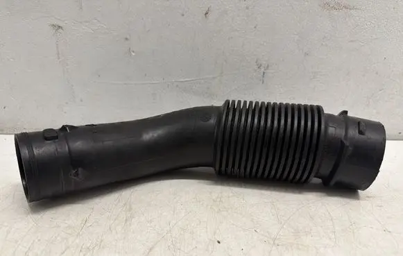 Opel Vivaro Air intake hose/pipe 9810920980