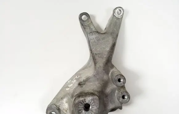 Audi A8 S8 D4 4H Engine mounting bracket 4H0199307AF