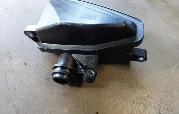 Mercedes-Benz R W251 Intake resonator A6421400087