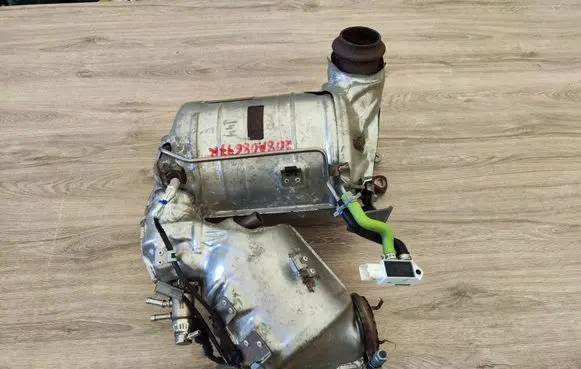 Renault Megane IV Catalyst/FAP/DPF particulate filter 208A08677R