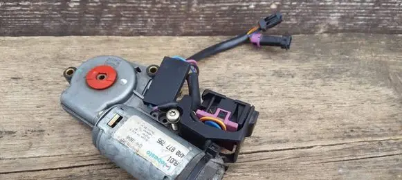 Audi 100 S4 C4 Sunroof motor/actuator 4A0877795