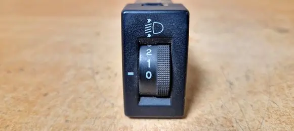Hyundai Terracan Headlight level height control switch 60903 30610
