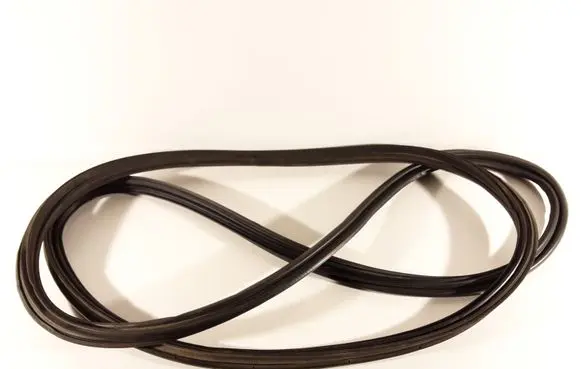 Toyota Corolla Verso AR10 Trunk rubber seal (body) 