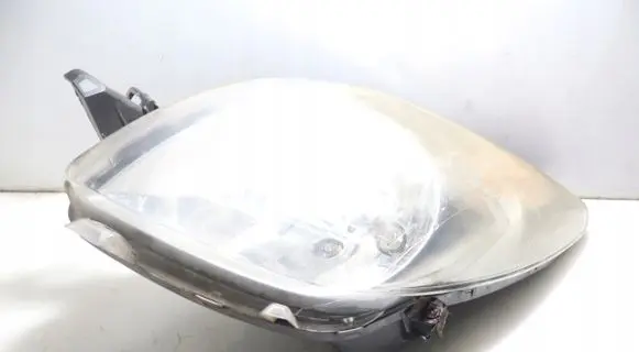 Toyota Yaris Headlight/headlamp