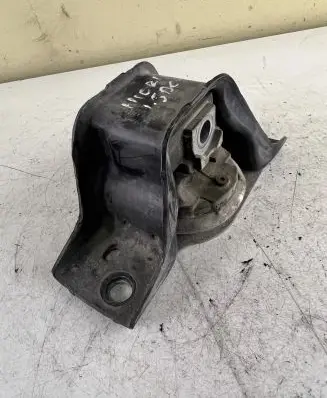 Nissan Micra Engine mount bracket 8200140431 11210AY600 11210AX600