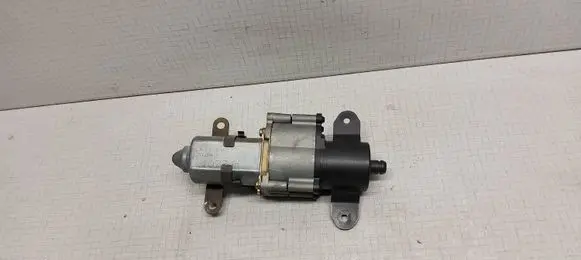 Chrysler Town u0026 Country IV Sliding door motor 7746804602