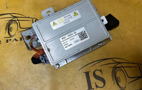 Ford Bronco Voltage converter/converter module M2DT19J254CC M2DT14B631AB