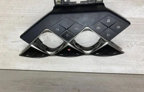 DS Automobiles 3 Crossback Panel trim